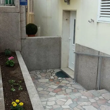 Apartment Rosi Primosten